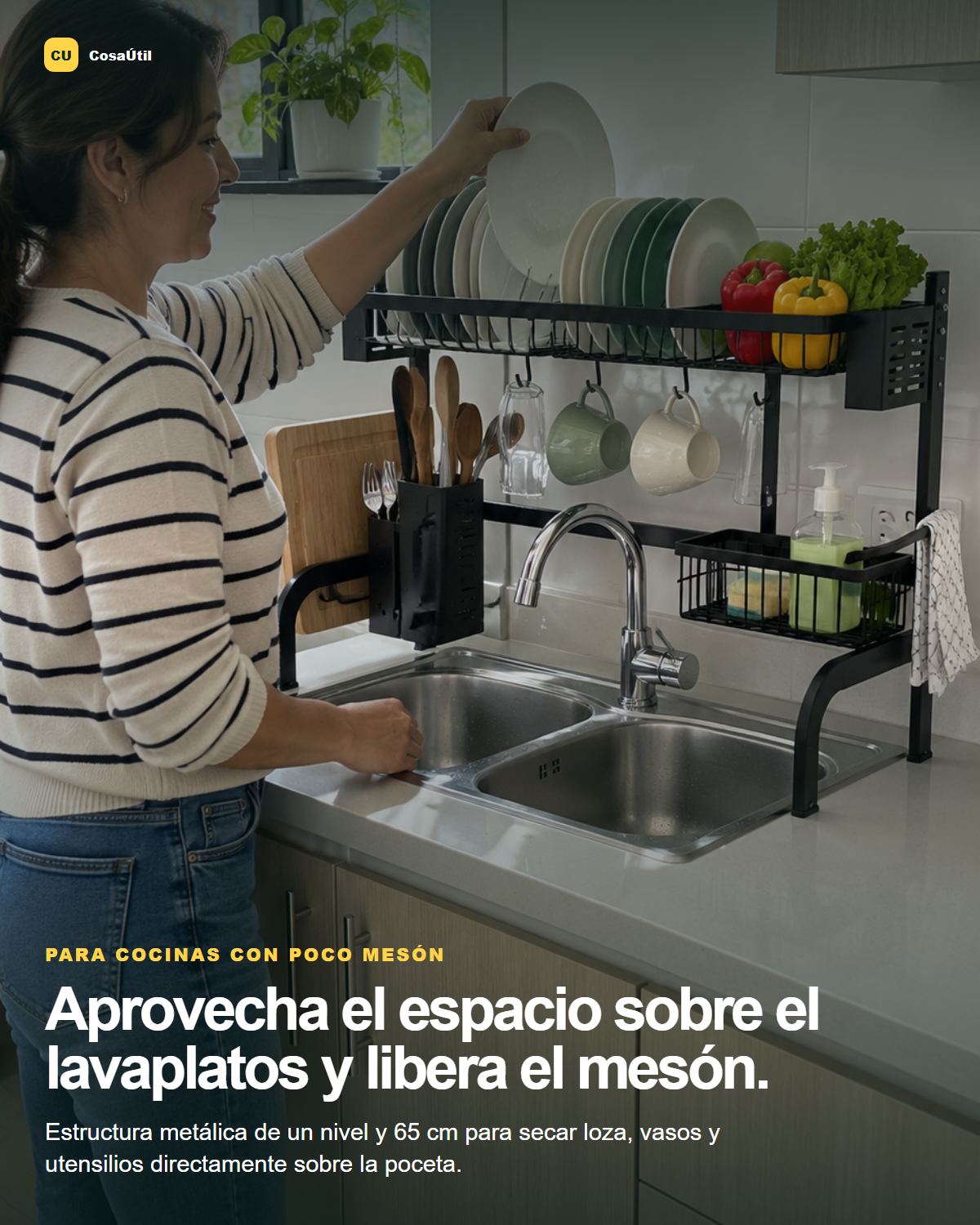 Organizador de loza liberando el mesón de una cocina